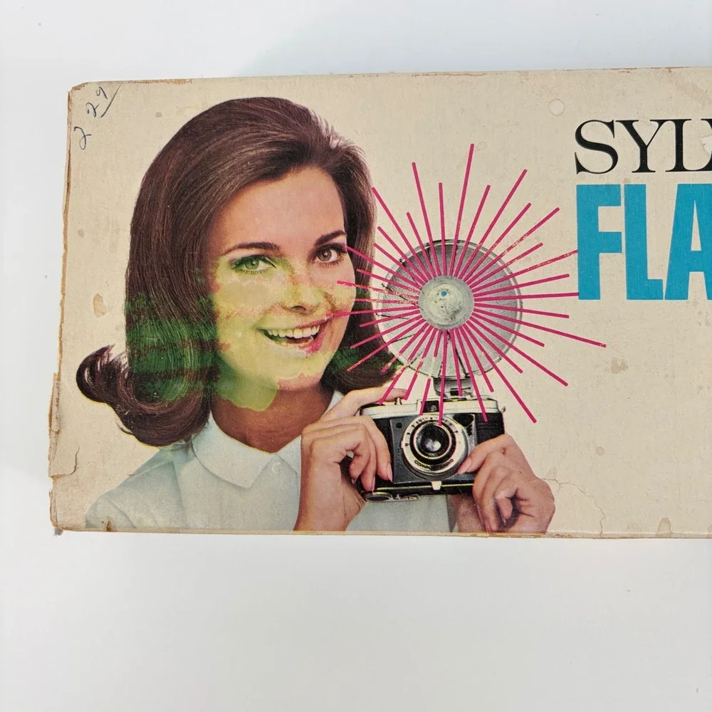 Sylvania Flashbulbs Blue Dot Press 25 Vintage NOS Photography 12 Count Pack